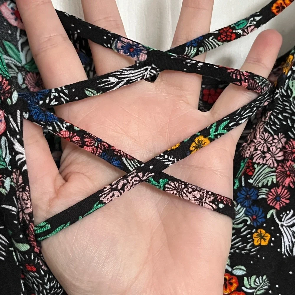 💫2/$20 H&M Divided floral romper size 4 - Picture 5 of 11